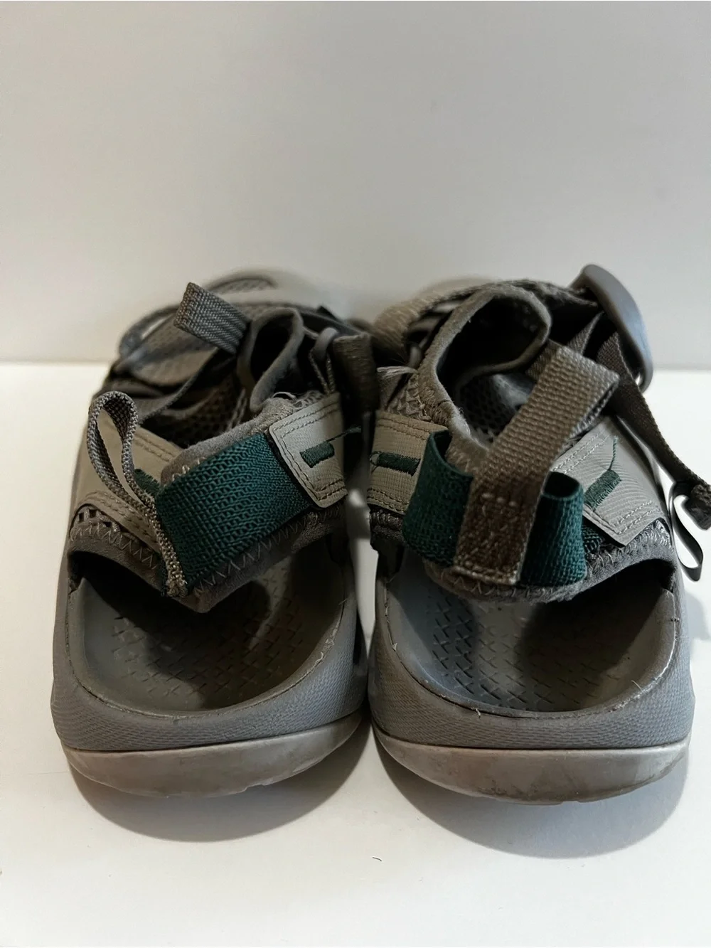 Chaco Odyssey Mens Gray Closed Toe Hiking Water Sport Outdoor Sandals